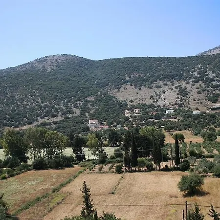 Nikos House Apartmán *